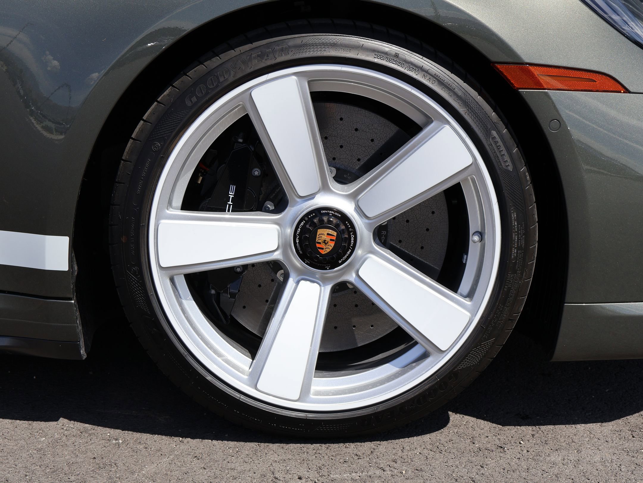 Certified 2025 Porsche 911 Turbo AWD/4WD image 29