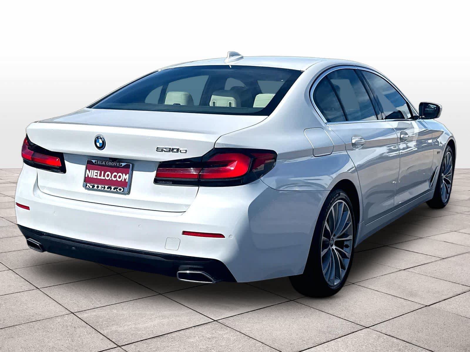 Used 2023 BMW 530e w/ Convenience Package RWD image 9