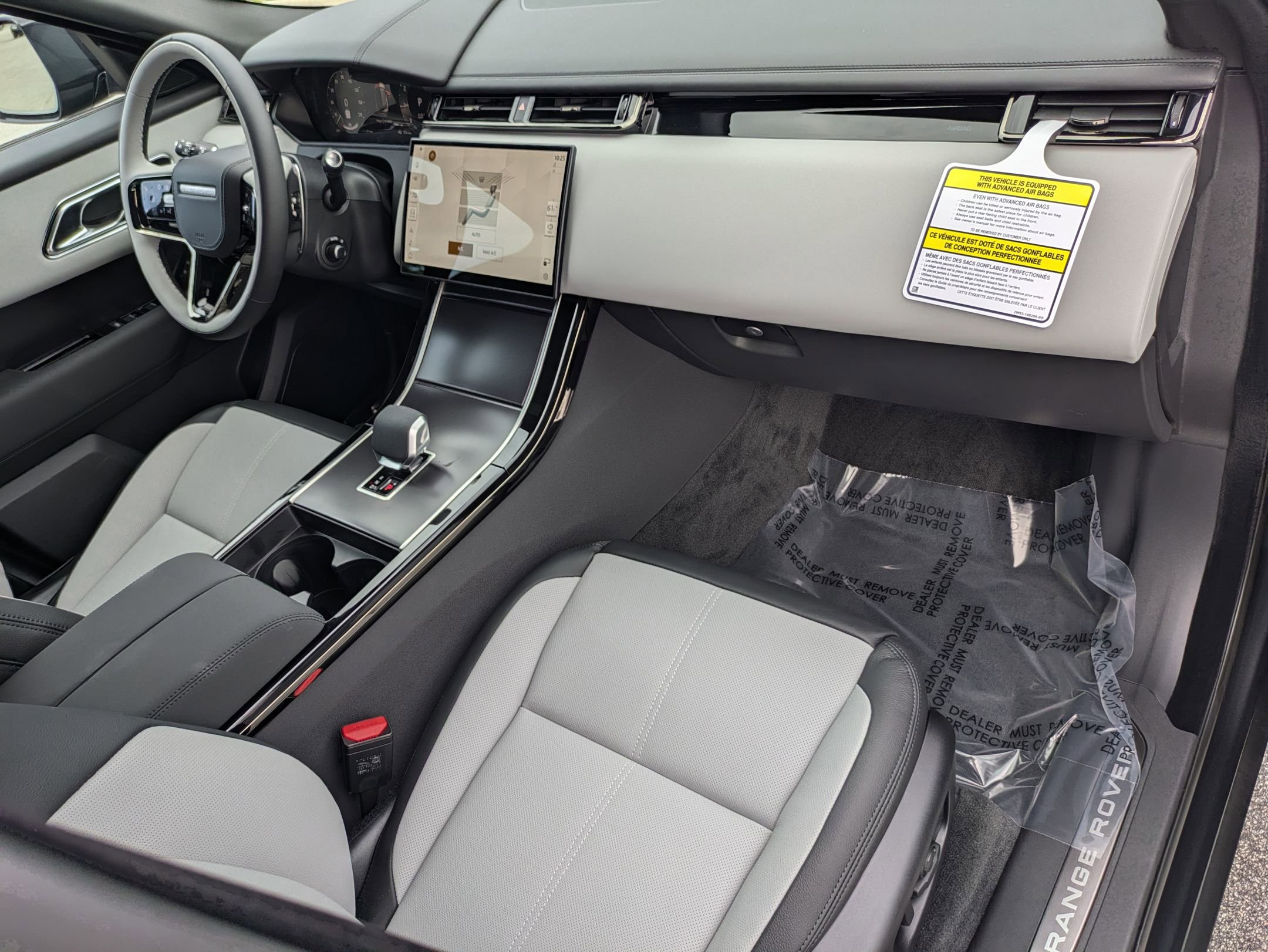 New 2026 Land Rover Range Rover Velar Dynamic SE image 29
