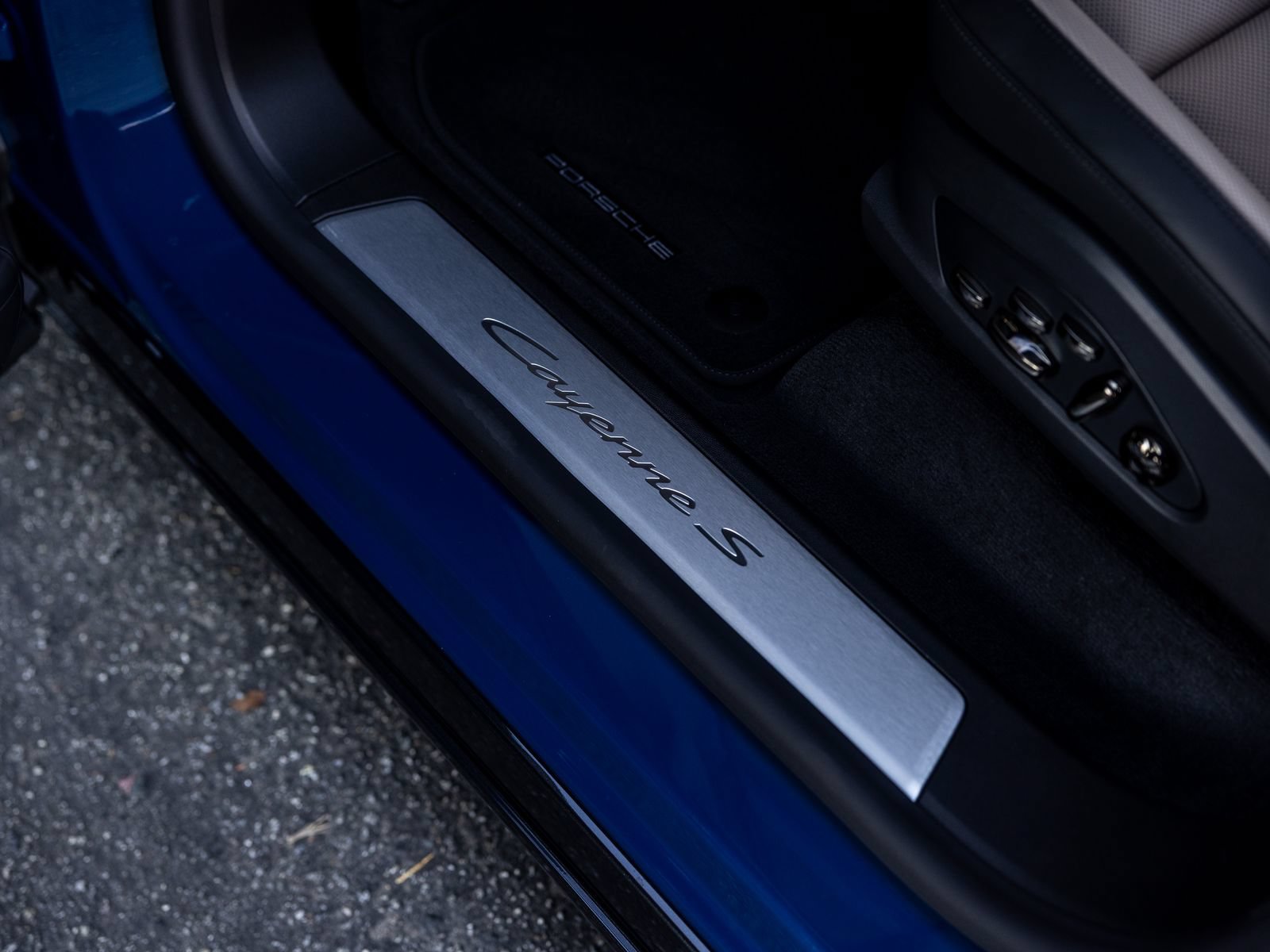 New 2026 Porsche Cayenne S AWD/4WD image 29