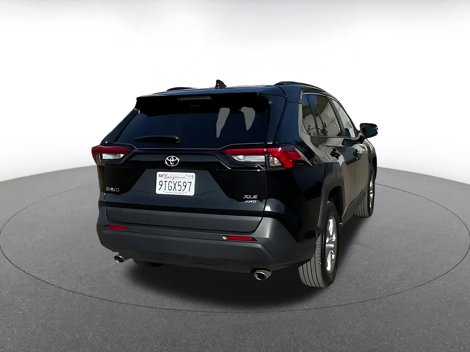 Used 2025 Toyota RAV4 XLE image 11