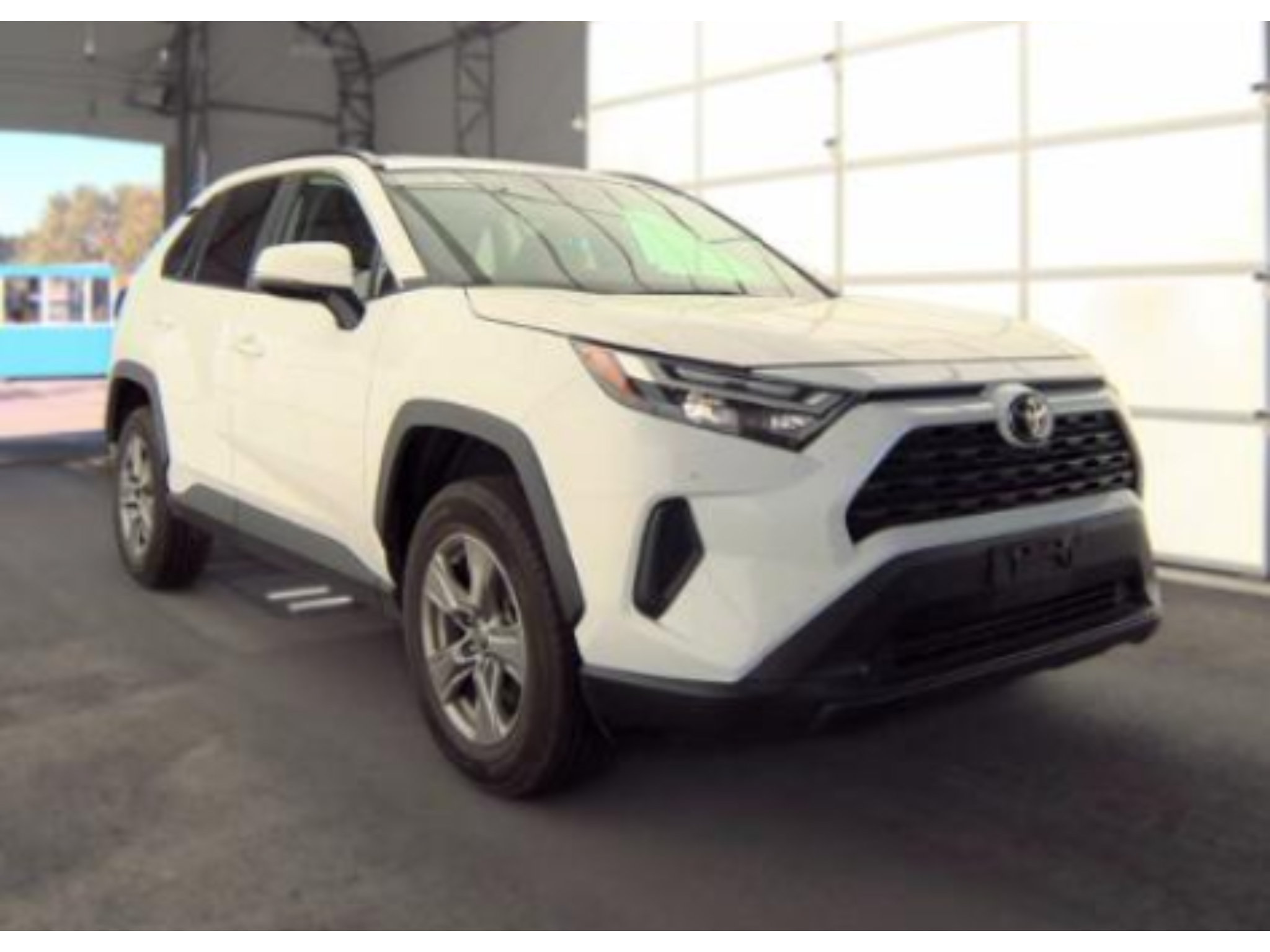Used 2025 Toyota RAV4 XLE w/ Weather Package AWD/4WD image 3