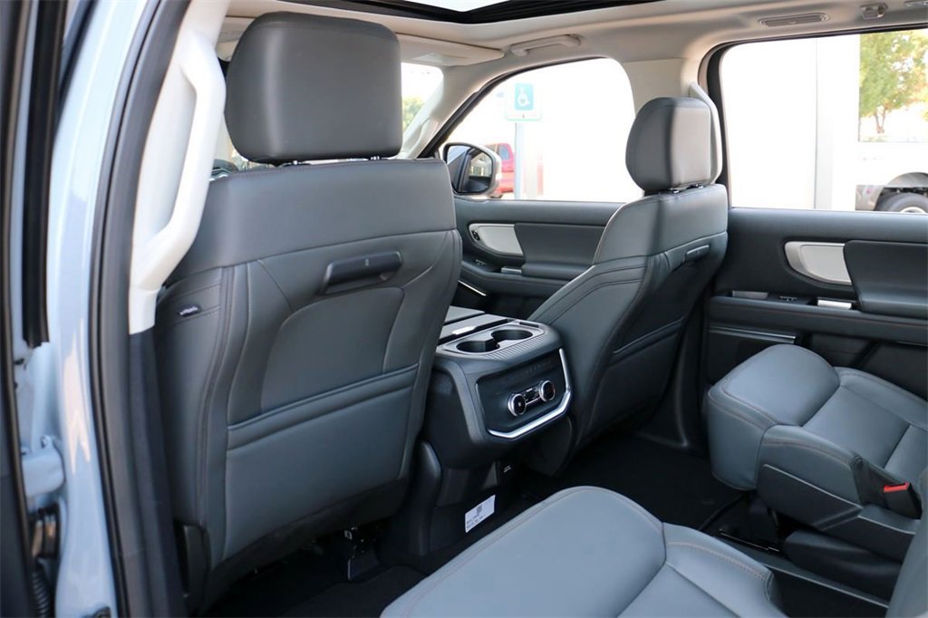 New 2025 Ford Expedition Active image 21