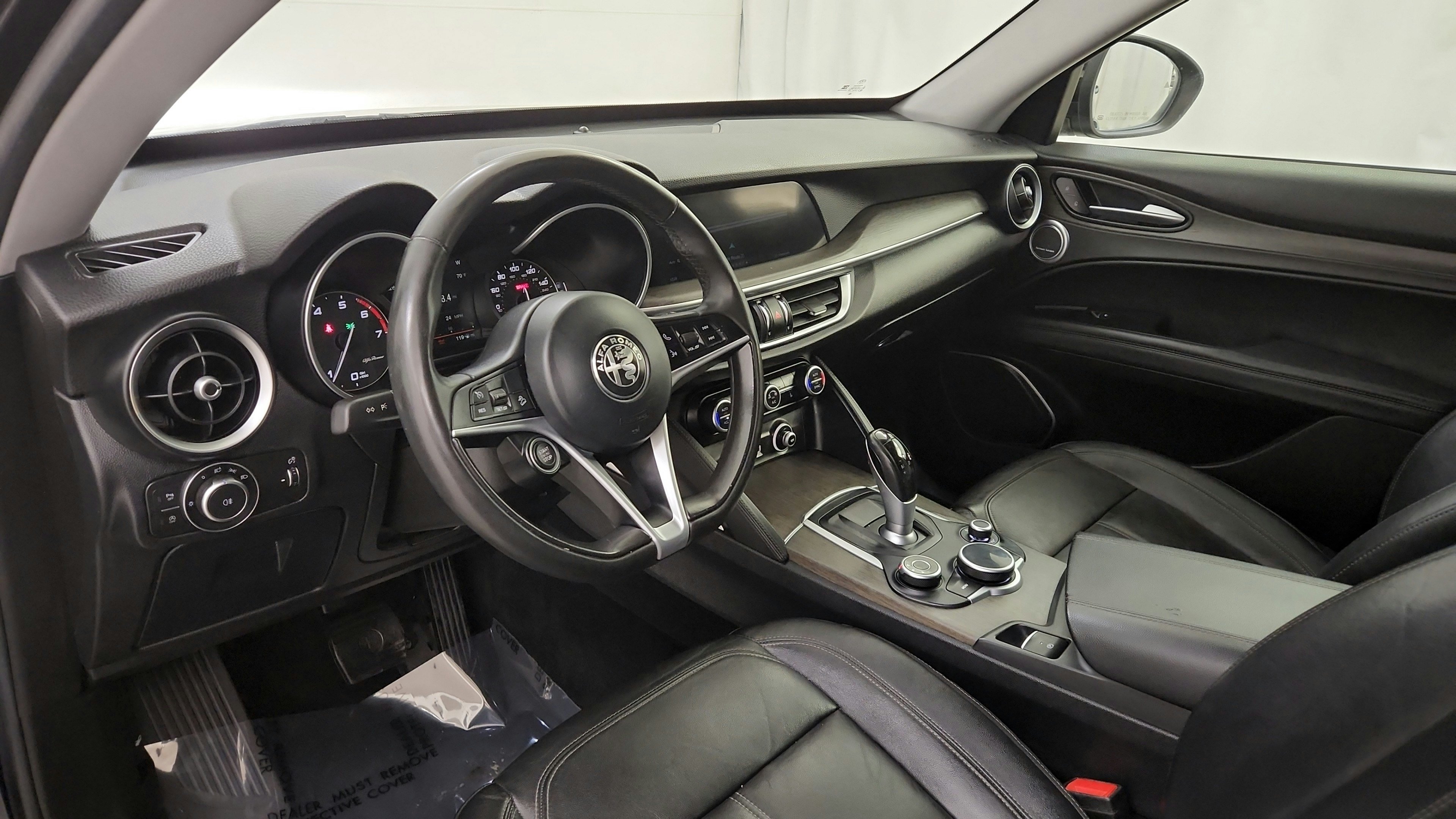 Used 2018 Alfa Romeo Stelvio Ti AWD/4WD image 16