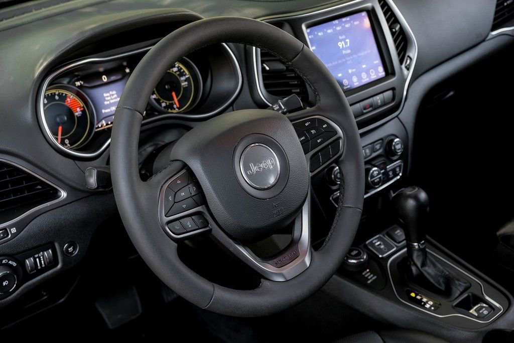 Used 2022 Jeep Cherokee Latitude Lux image 4