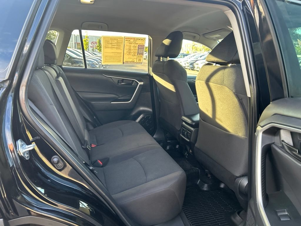 Used 2023 Toyota RAV4 LE AWD/4WD image 16
