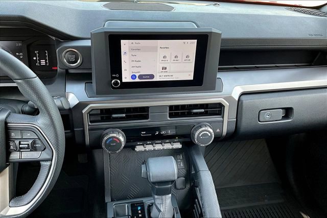 Used 2025 Toyota 4Runner SR5 AWD/4WD image 15
