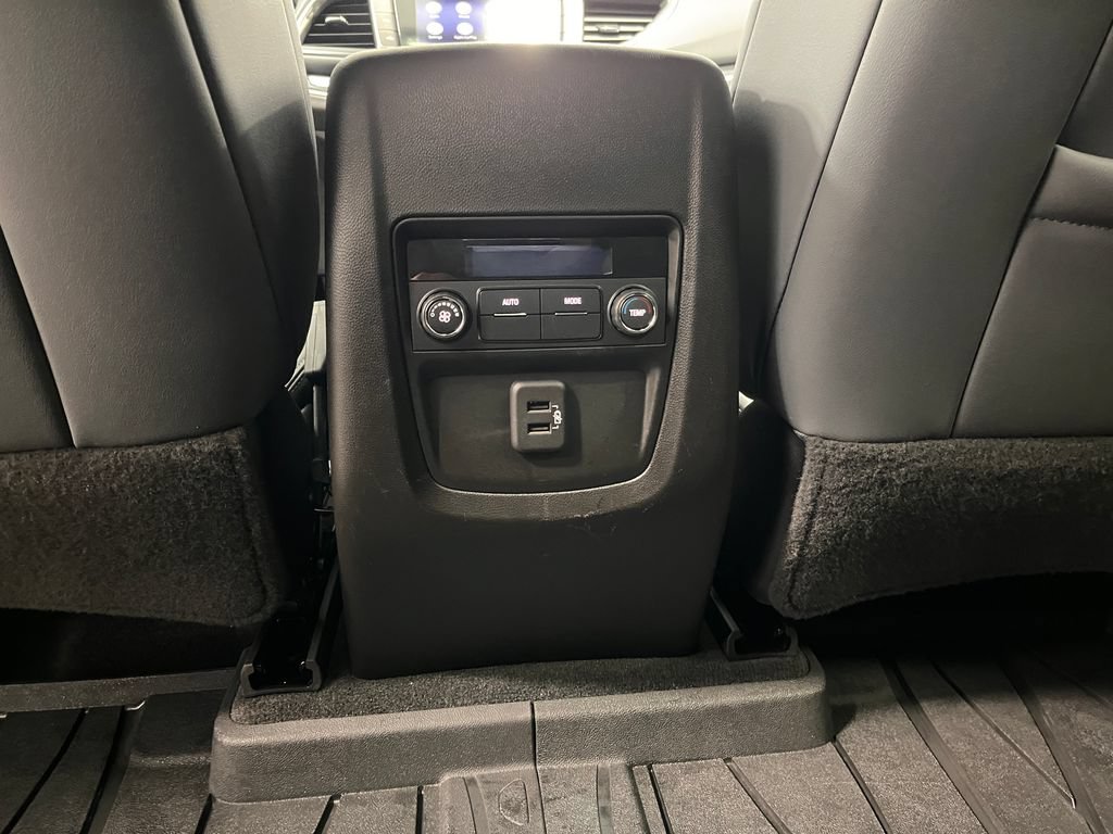 Used 2023 Buick Enclave Essence AWD/4WD image 40