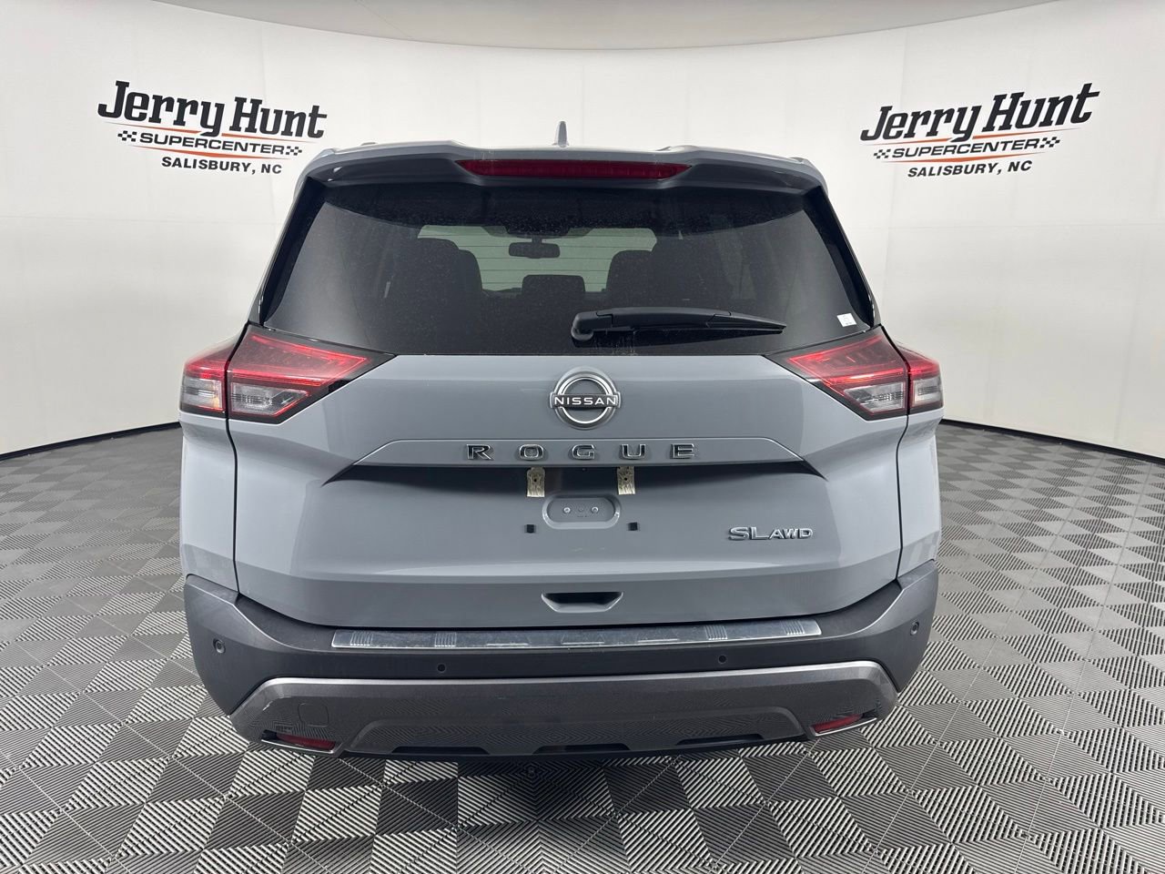 Used 2023 Nissan Rogue SL AWD/4WD image 8