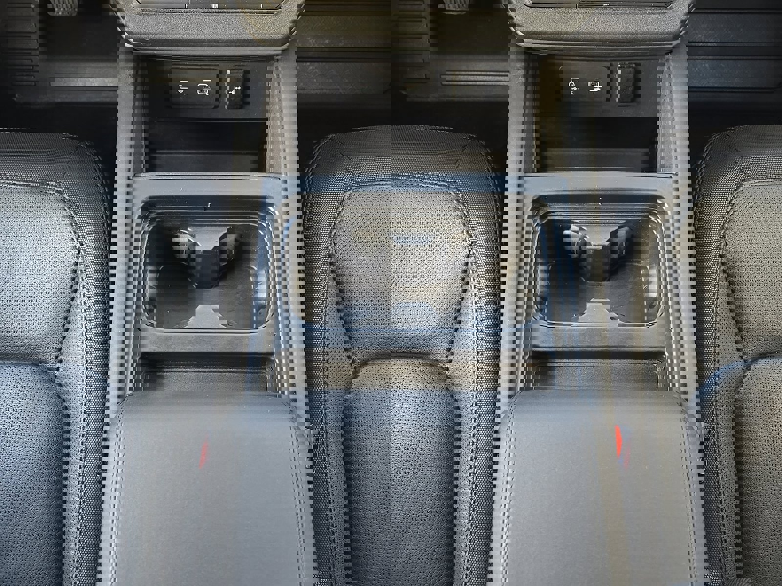 Certified 2024 Land Rover Defender 110 X-Dynamic SE image 20