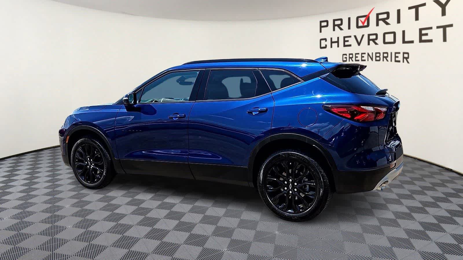Used 2022 Chevrolet Blazer LT w/ Sound & Technology Package FWD image 6