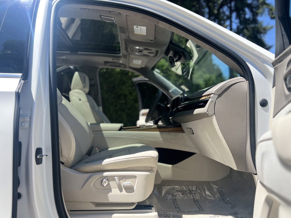 Used 2022 Cadillac Escalade Premium Luxury Platinum image 19