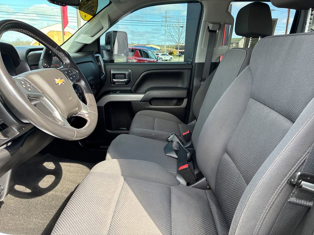 Used 2018 Chevrolet Silverado 1500 LT w/ Midnight Edition image 14