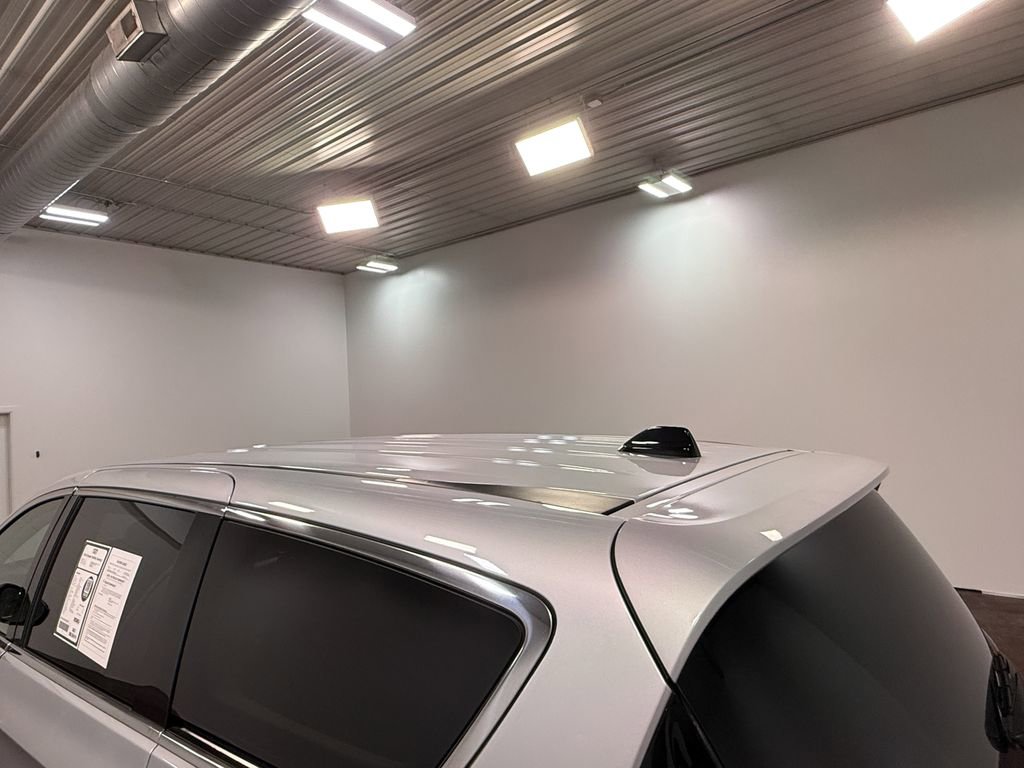 Used 2024 Chrysler Pacifica Touring-L image 43