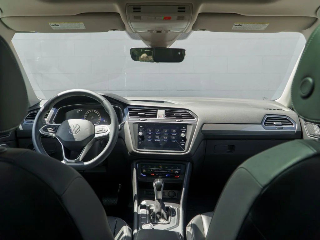 Used 2023 Volkswagen Tiguan SE w/ Panoramic Sunroof Package AWD/4WD image 20