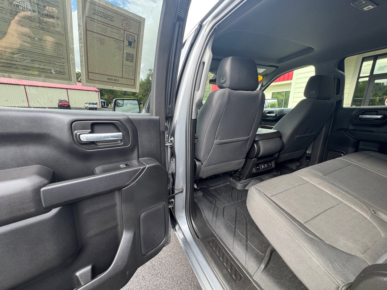 Used 2021 Chevrolet Silverado 1500 LT image 14