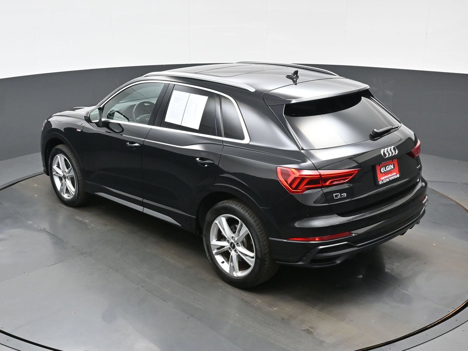 Used 2022 Audi Q3 2.0T Premium Plus w/ Premium Plus Package AWD/4WD image 39