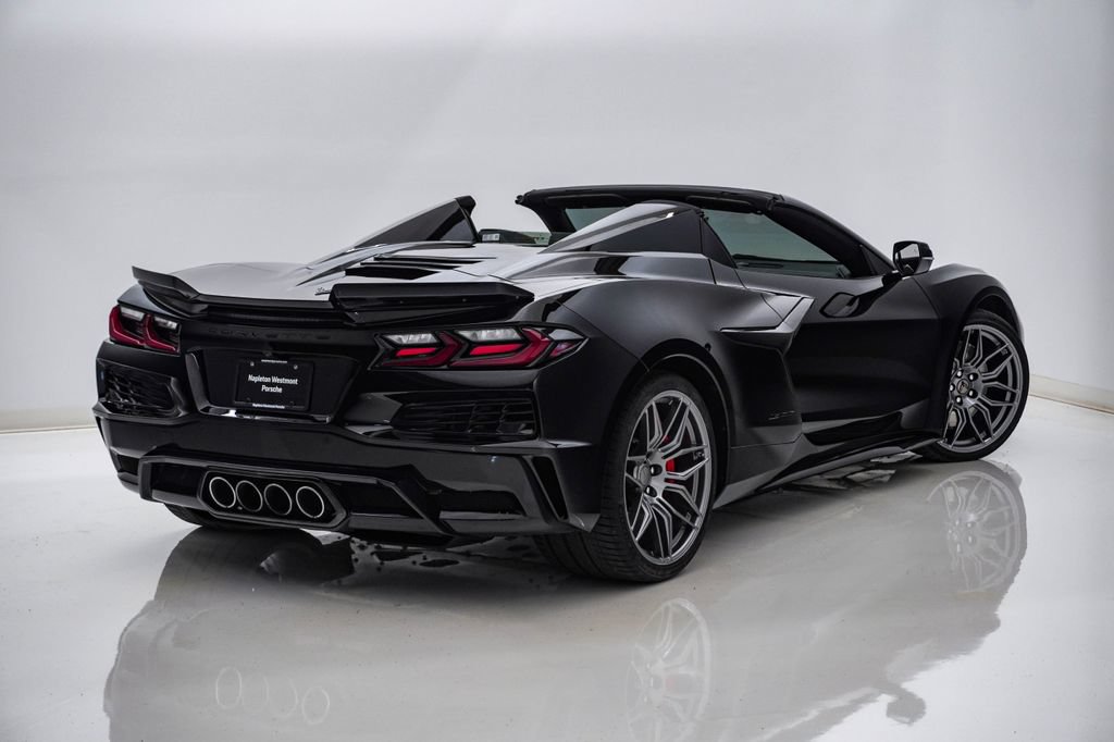 Used 2023 Chevrolet Corvette Z06 RWD image 13