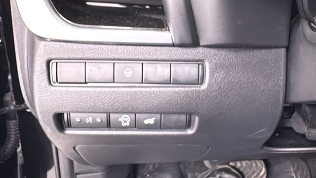 Certified 2025 Nissan Rogue SV AWD/4WD image 33