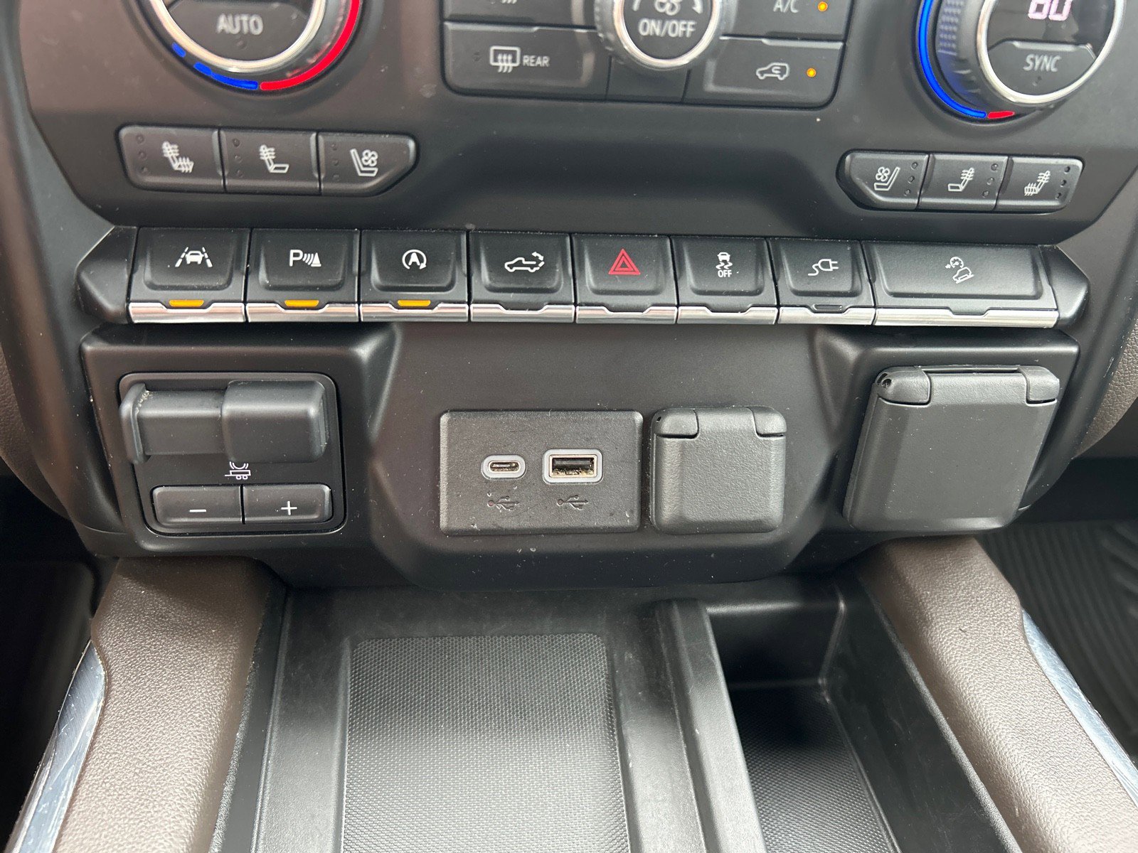 Used 2021 Chevrolet Silverado 1500 LTZ w/ Technology Package AWD/4WD image 13