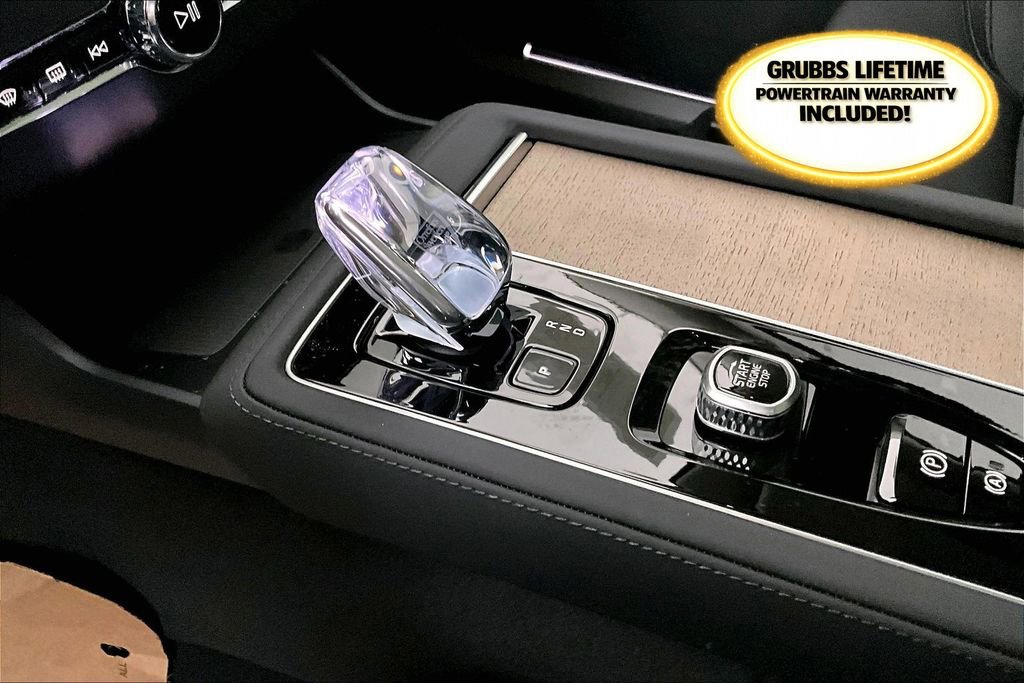 New 2026 Volvo XC90 T8 Core image 29