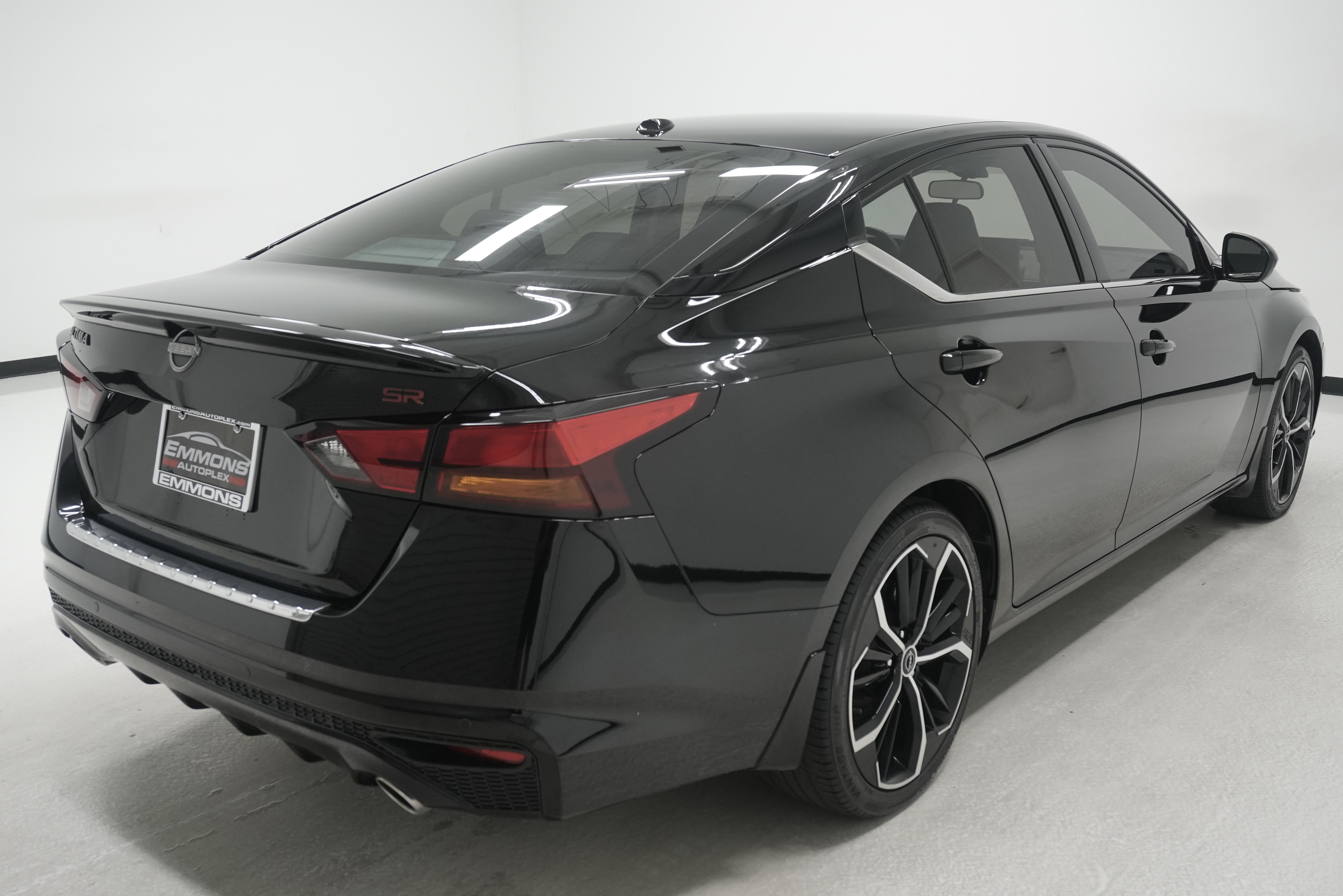 Used 2023 Nissan Altima 2.5 SR w/ SR Premium Package FWD image 4