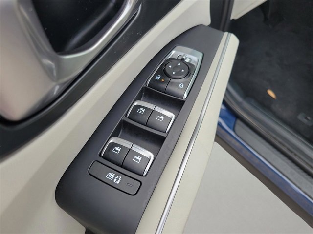 Used 2025 Kia Sorento S image 14