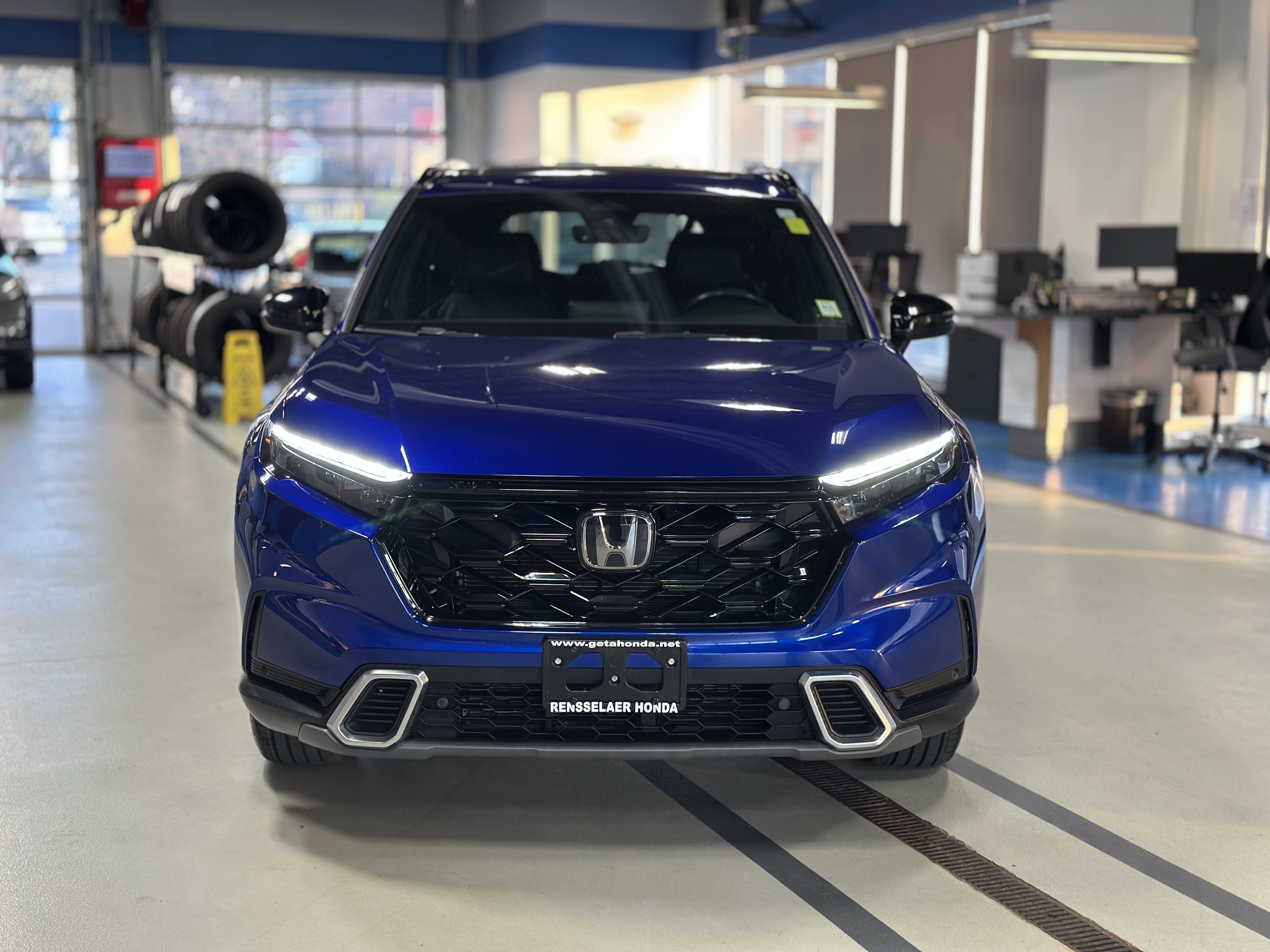 Used 2023 Honda CR-V Sport Touring image 2