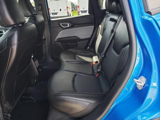 Used 2023 Jeep Compass Latitude AWD/4WD image 12