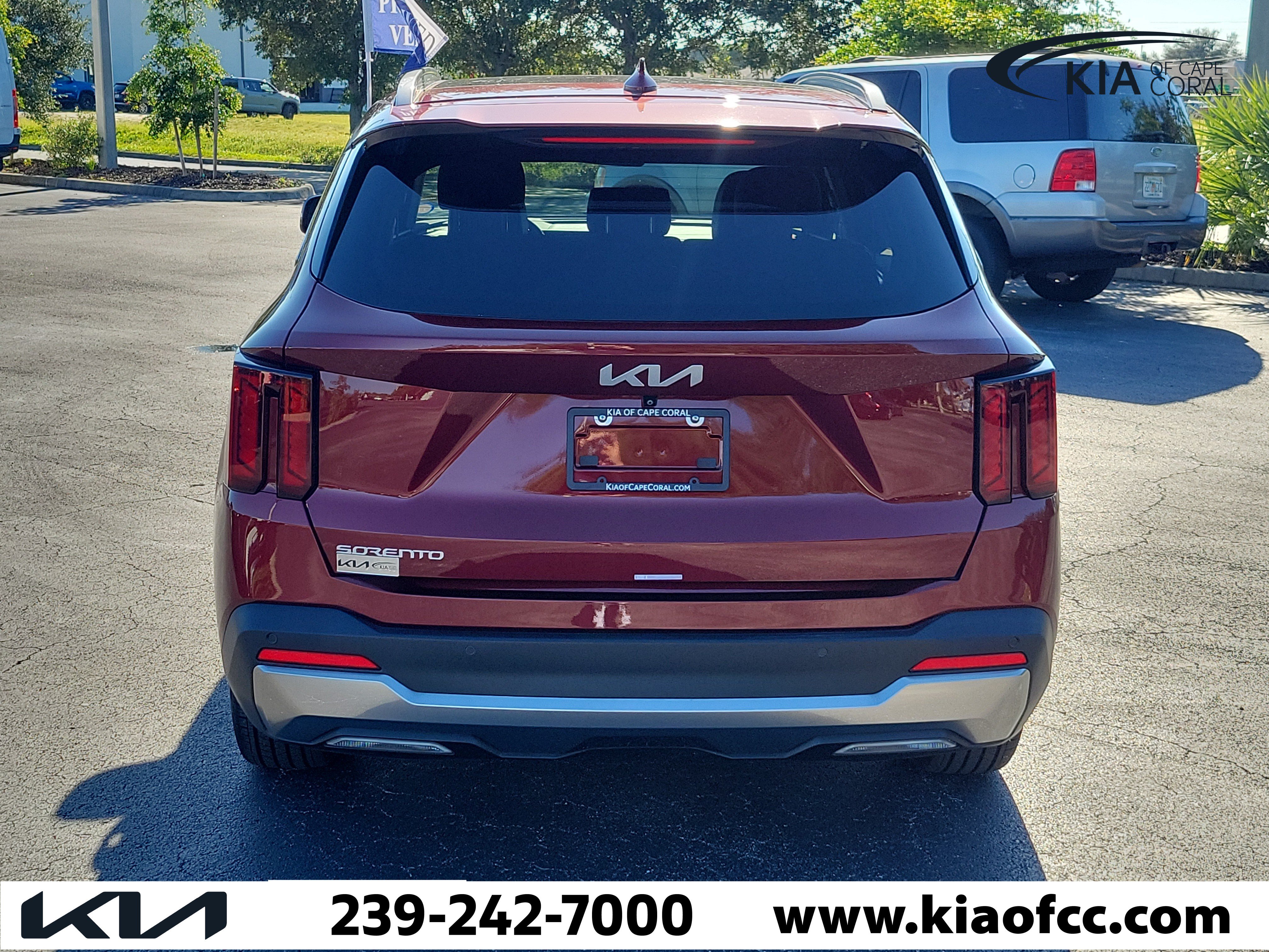 Certified 2025 Kia Sorento S w/ Panoramic Sunroof Package FWD image 5