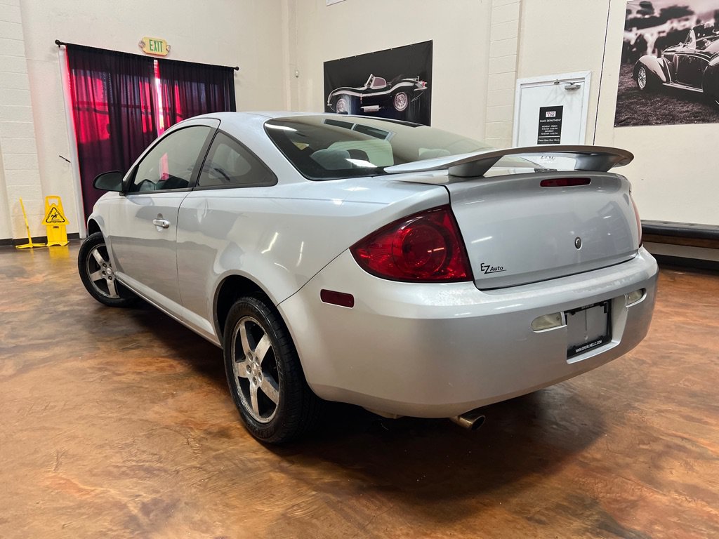 Used 2007 Pontiac G5 w/ Preferred Package FWD image 2