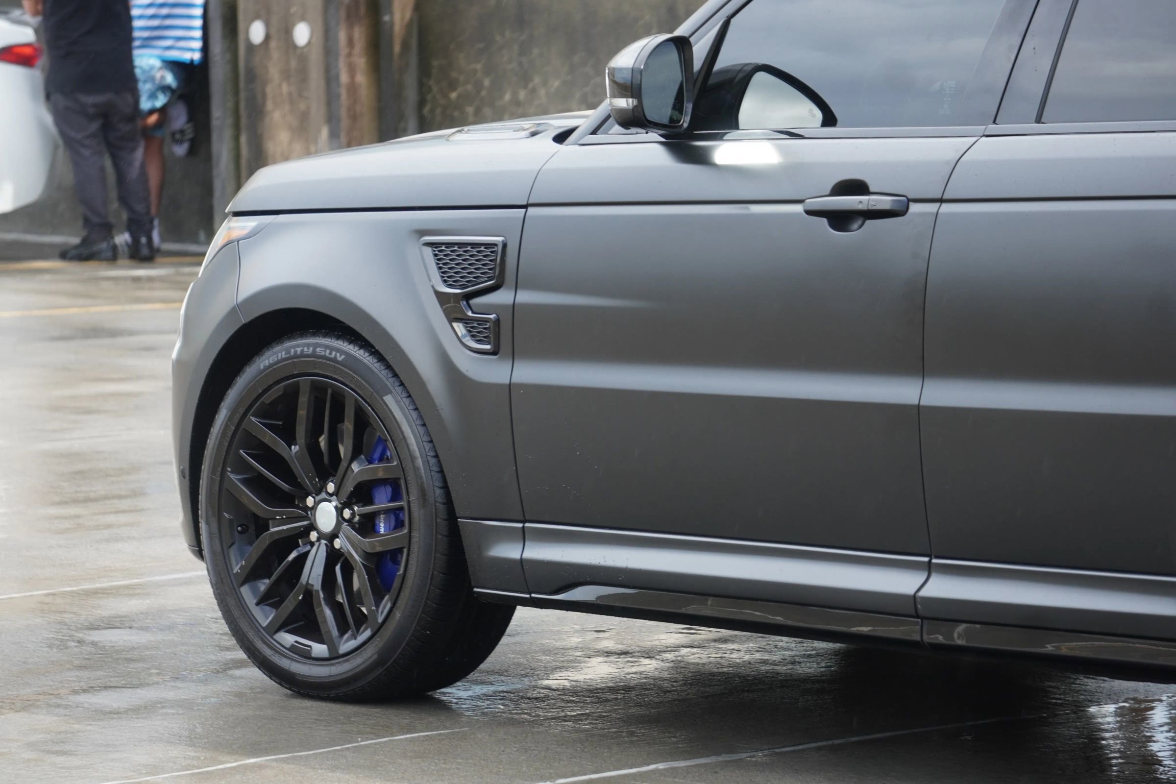 Used 2017 Land Rover Range Rover Sport SVR image 26