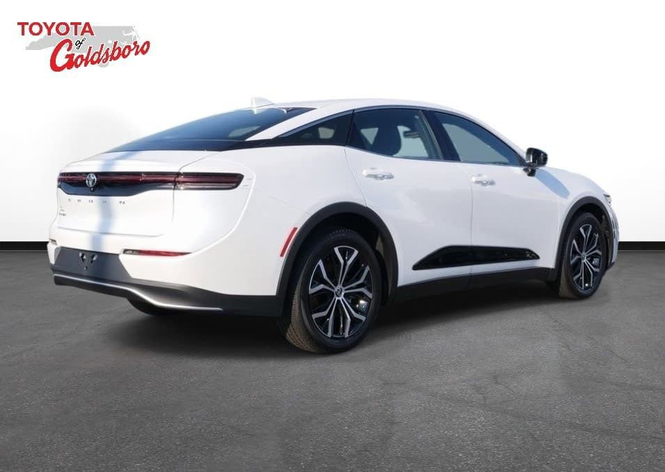 Used 2026 Toyota Crown XLE image 6