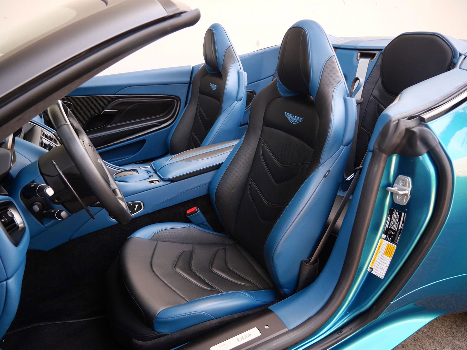 Used 2020 Aston Martin DBS Superleggera Volante image 27