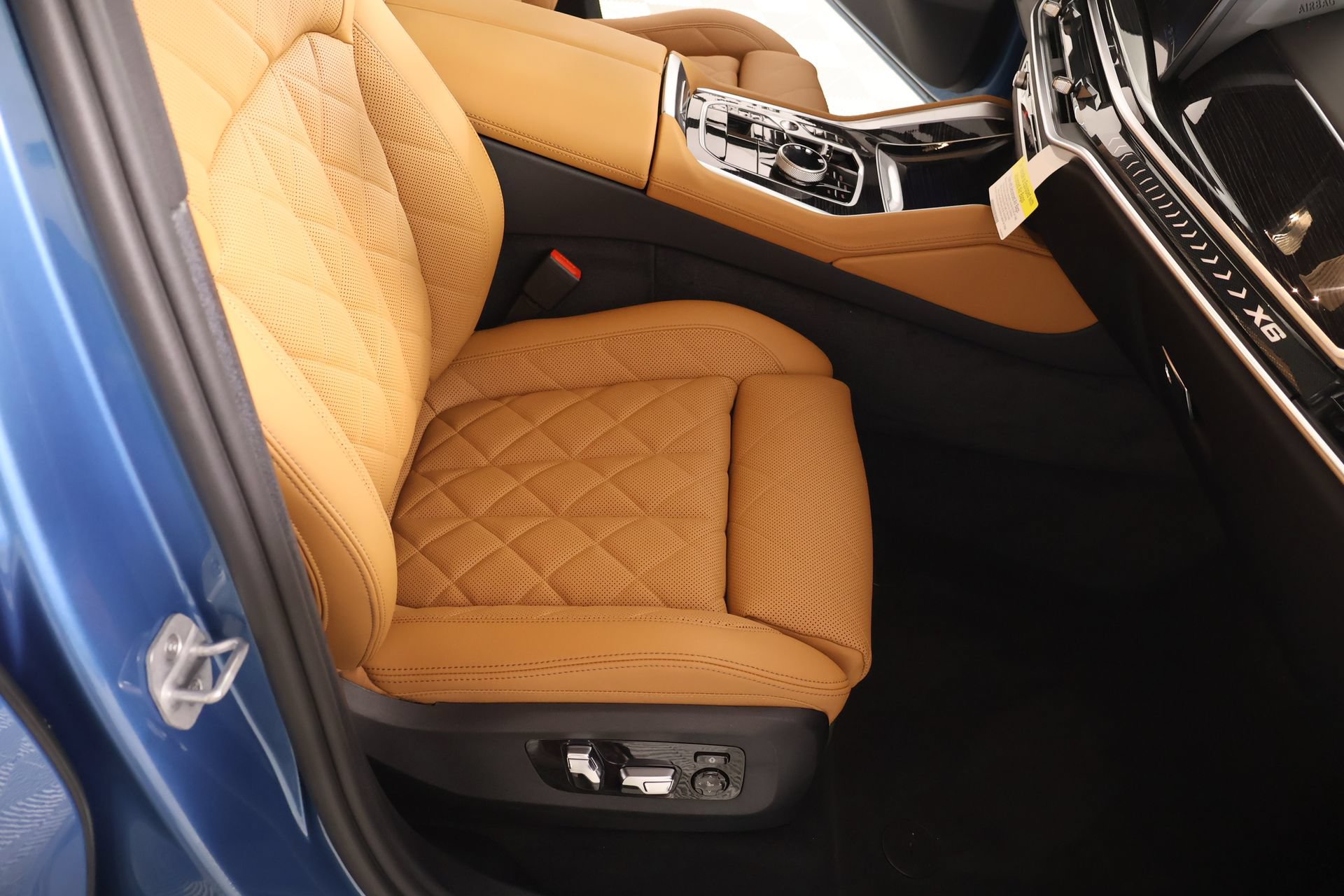 New 2027 BMW X6 xDrive40i w/ Executive Package AWD/4WD image 12
