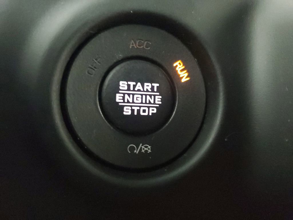 Used 2020 Jeep Wrangler Unlimited Sahara AWD/4WD image 30