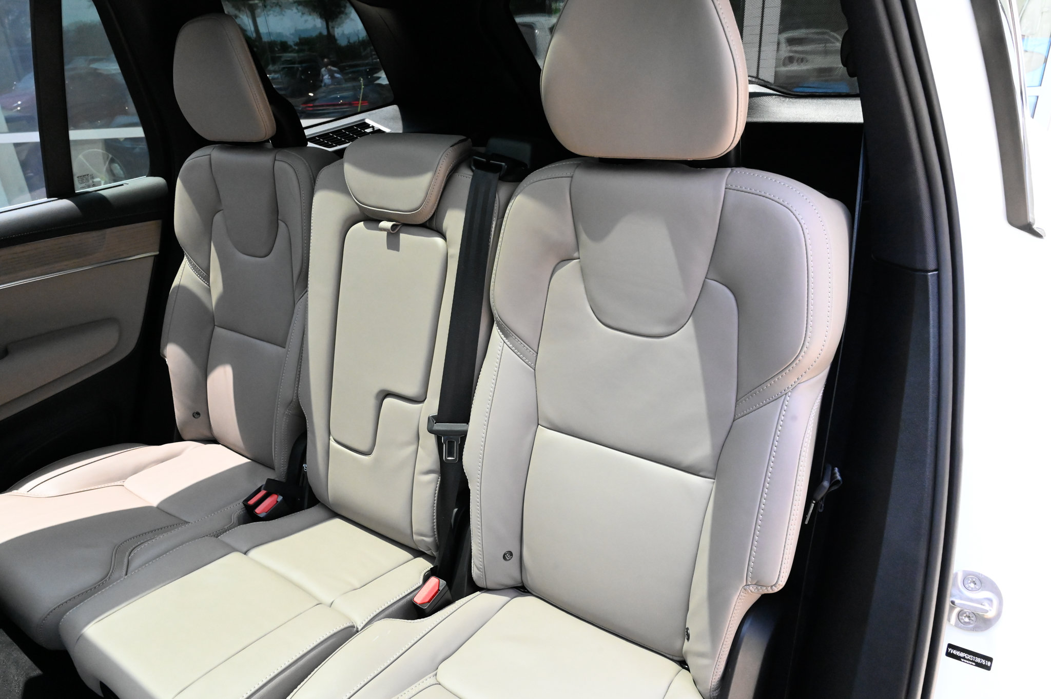 Used 2025 Volvo XC90 T8 Ultra w/ Protection Package Premier AWD/4WD image 39