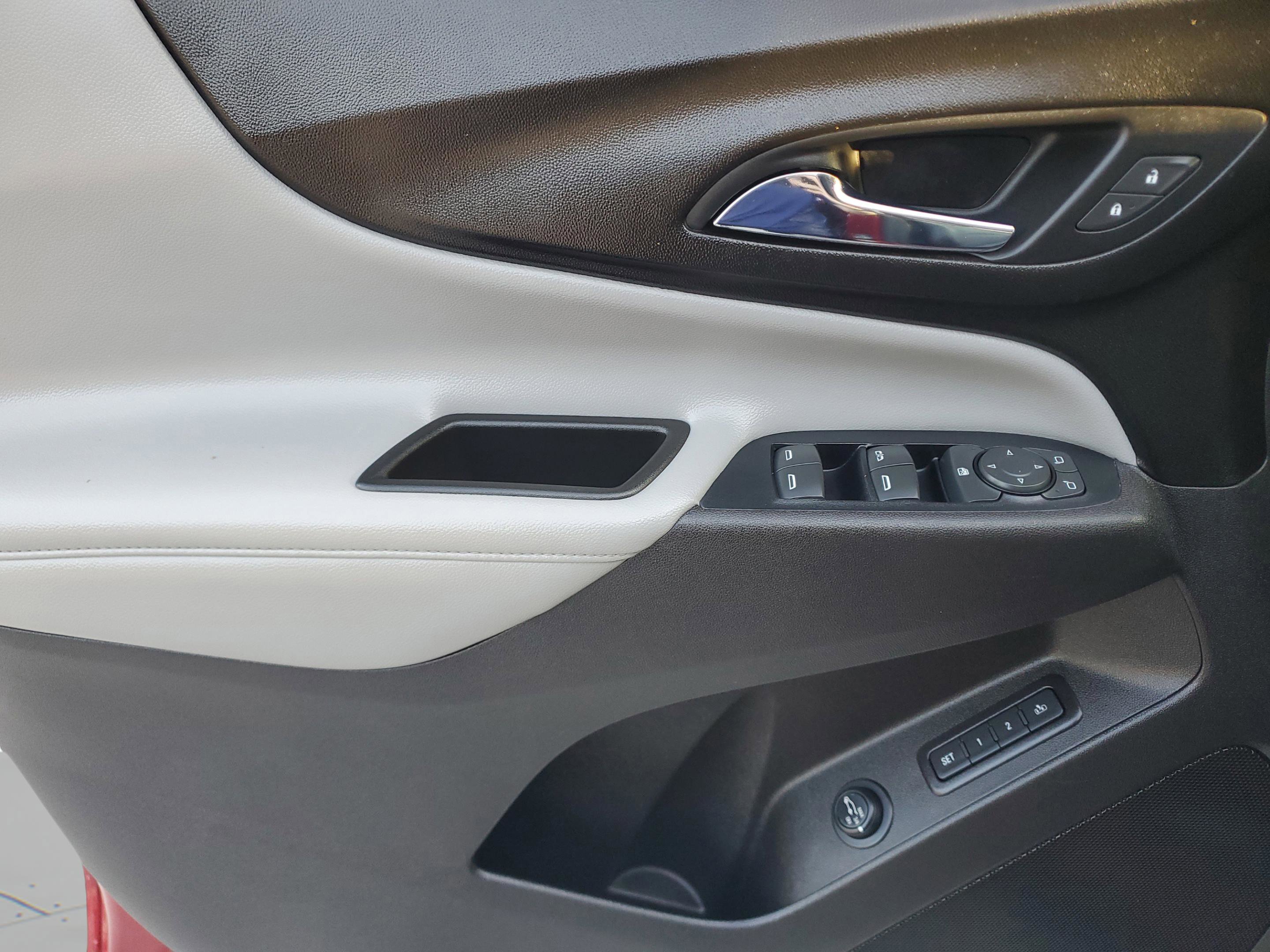 Used 2019 Chevrolet Equinox Premier image 18