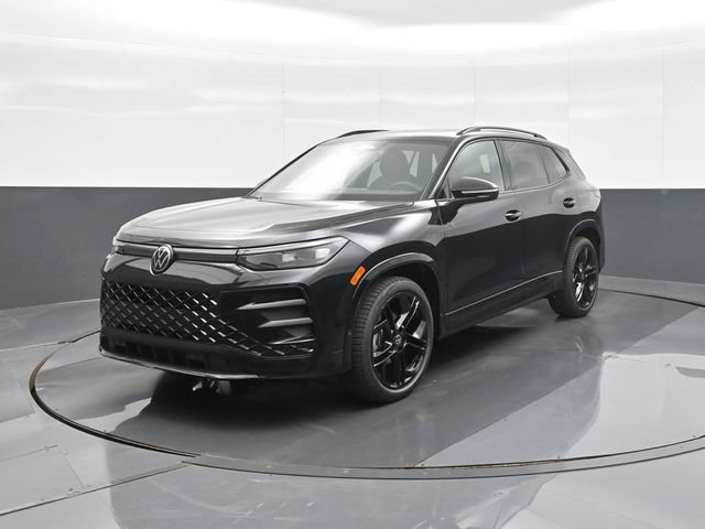 New 2026 Volkswagen Tiguan SE R-Line FWD image 3