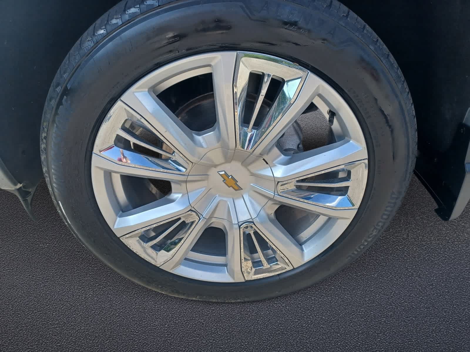 Used 2023 Chevrolet Silverado 1500 High Country w/ High Country Premium Package AWD/4WD image 27