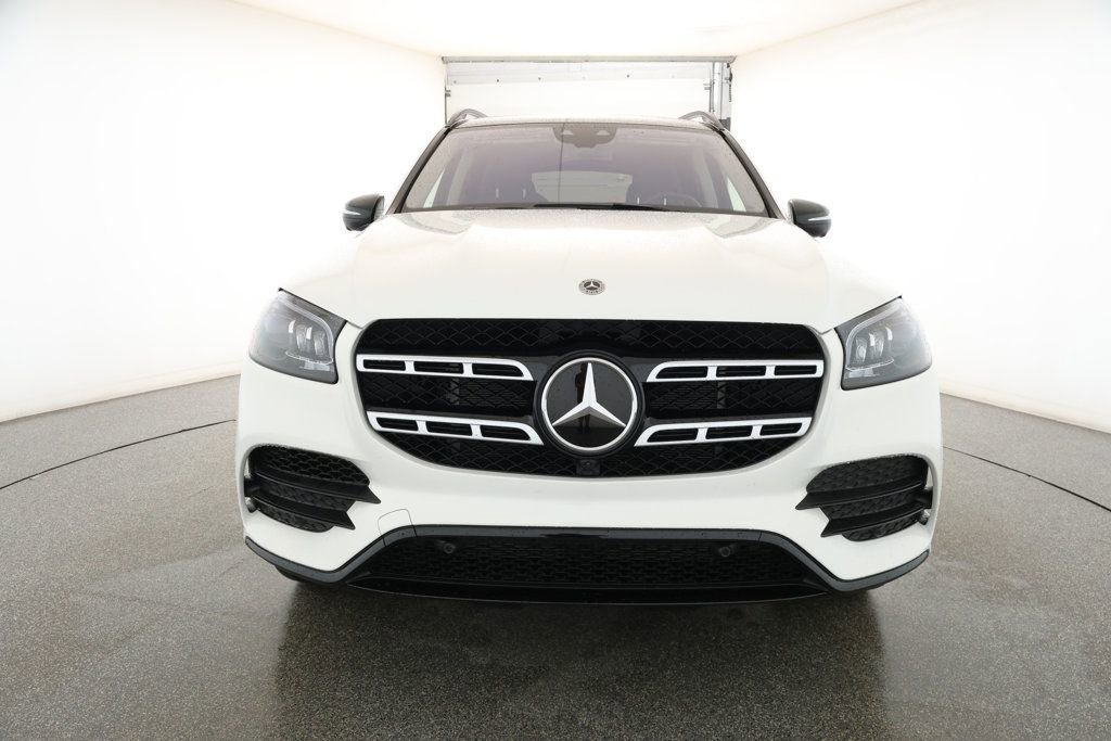 Used 2023 Mercedes-Benz GLS 580 4MATIC image 2