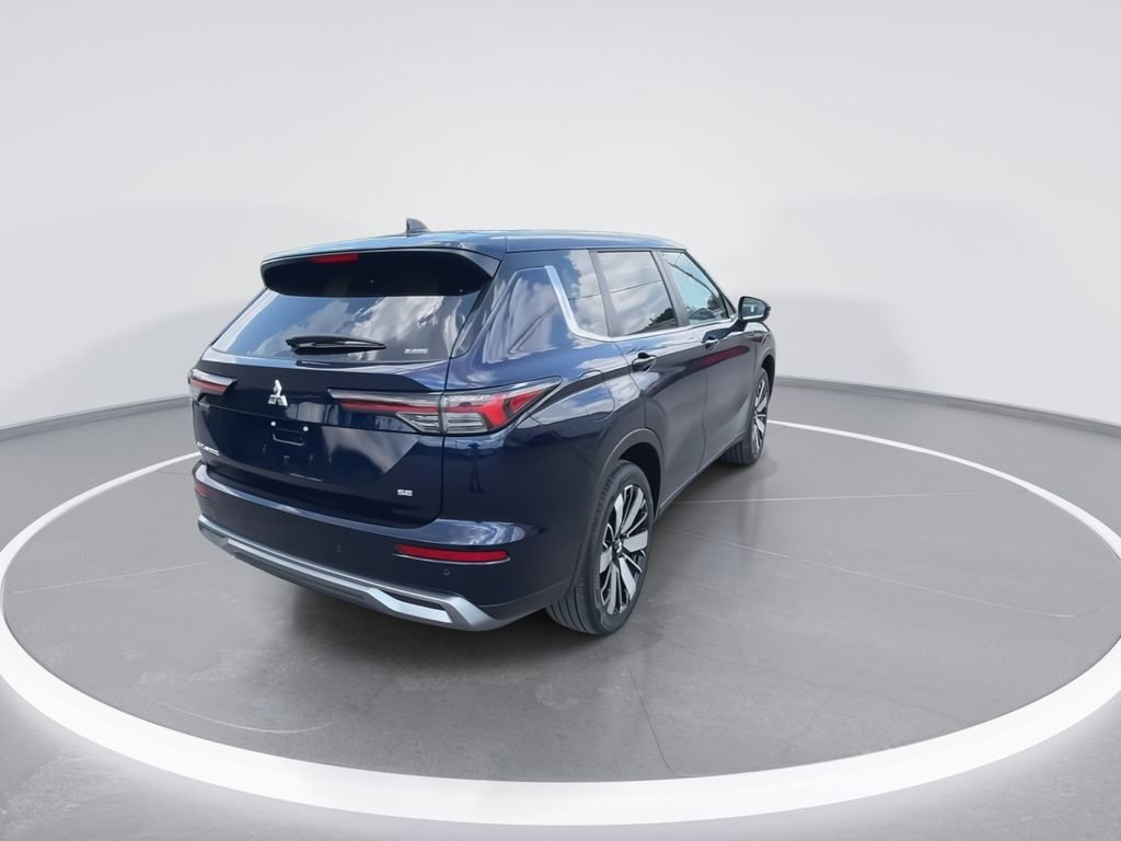 New 2025 Mitsubishi Outlander SE image 8