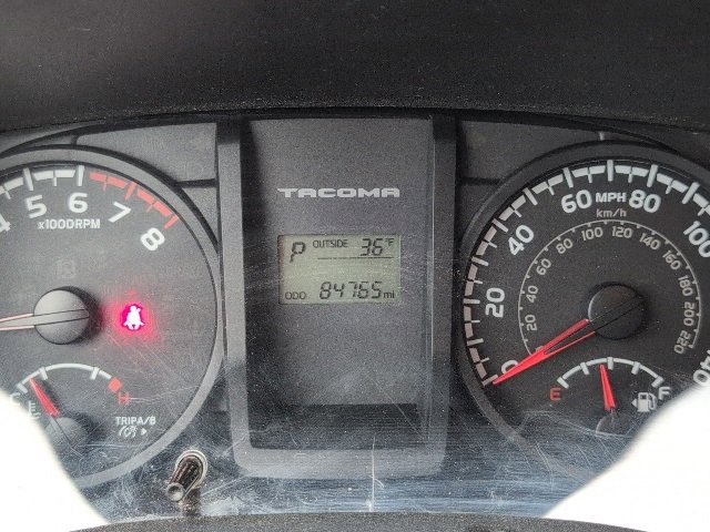 Used 2016 Toyota Tacoma SR image 13