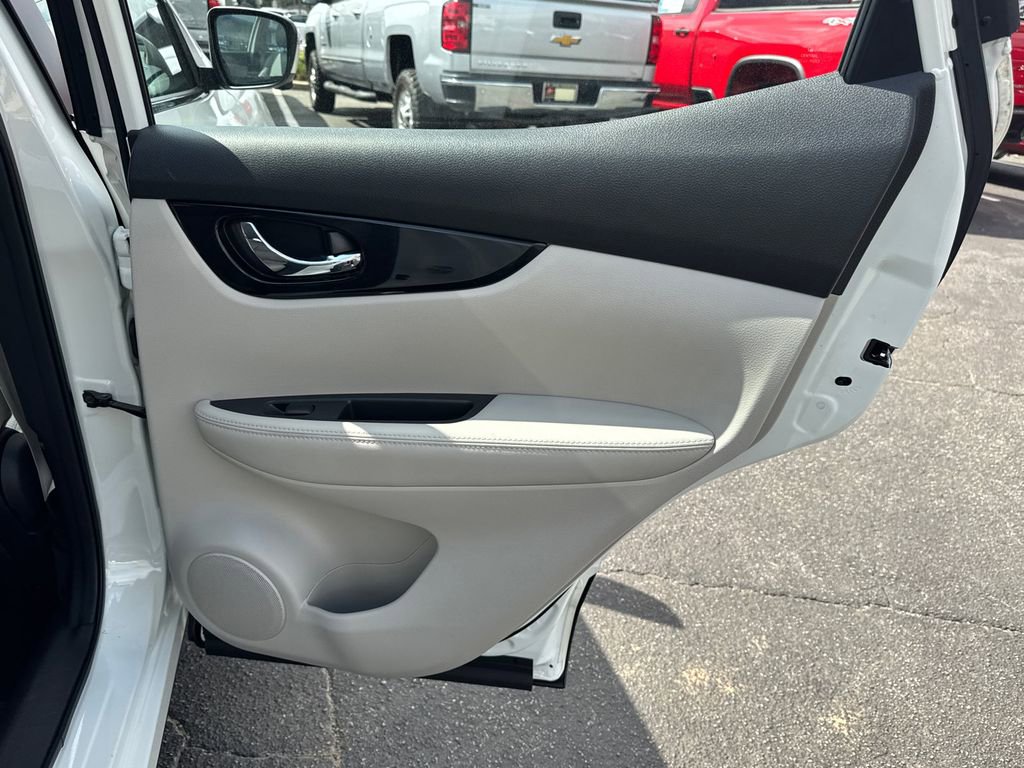 Used 2022 Nissan Rogue Sport SL image 17