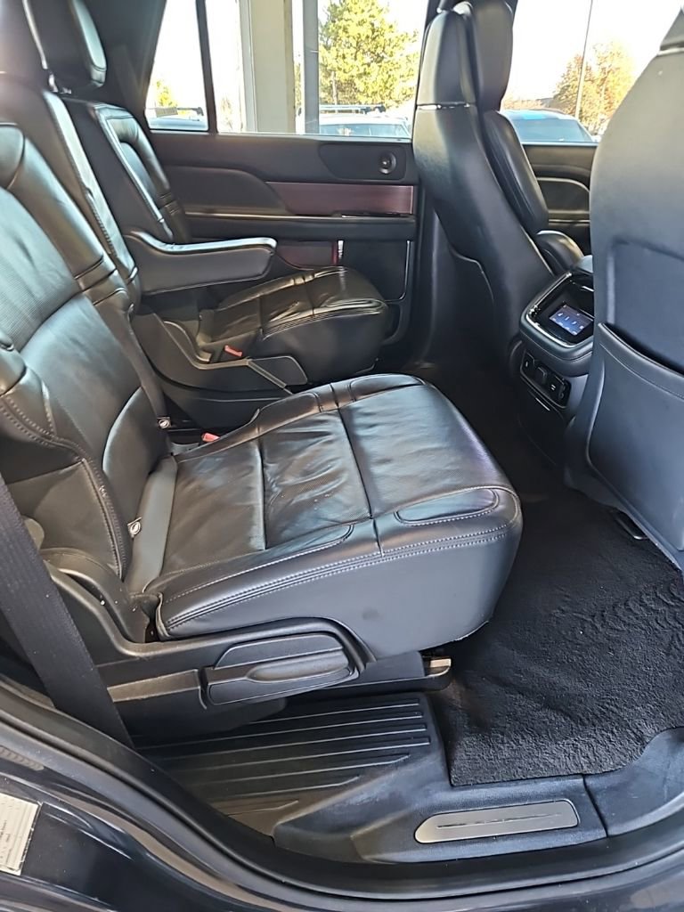 Used 2023 Lincoln Navigator Reserve AWD/4WD image 18