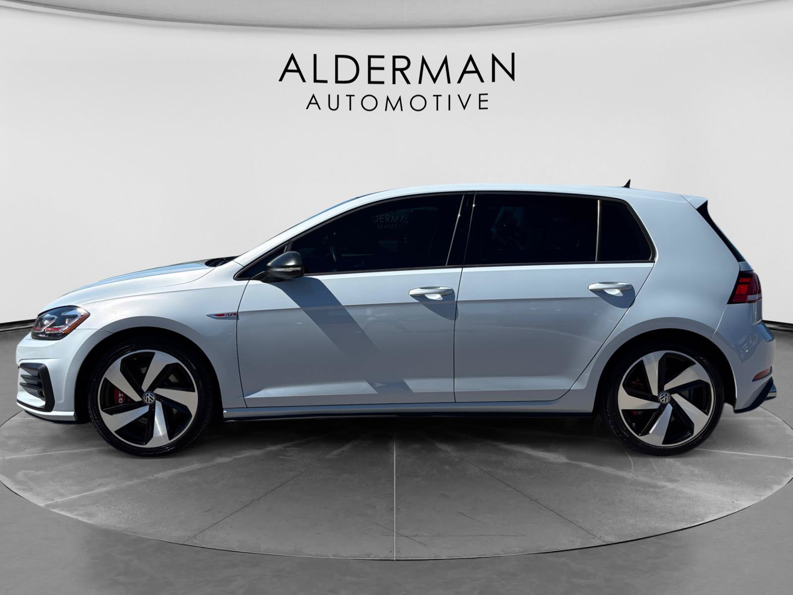 Used 2018 Volkswagen GTI SE w/ SE Leather Package FWD image 2