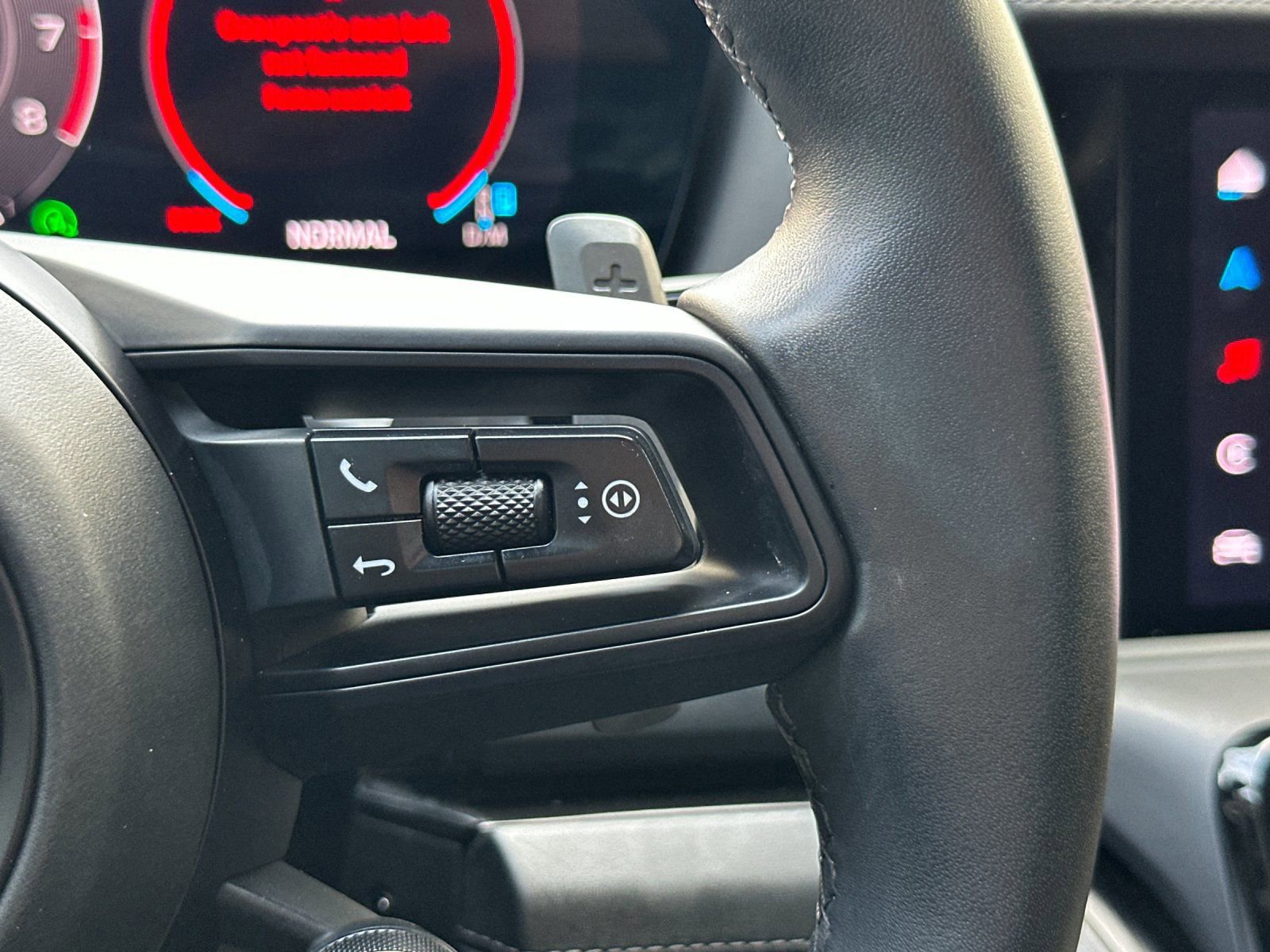 Used 2025 Porsche Panamera GTS image 28