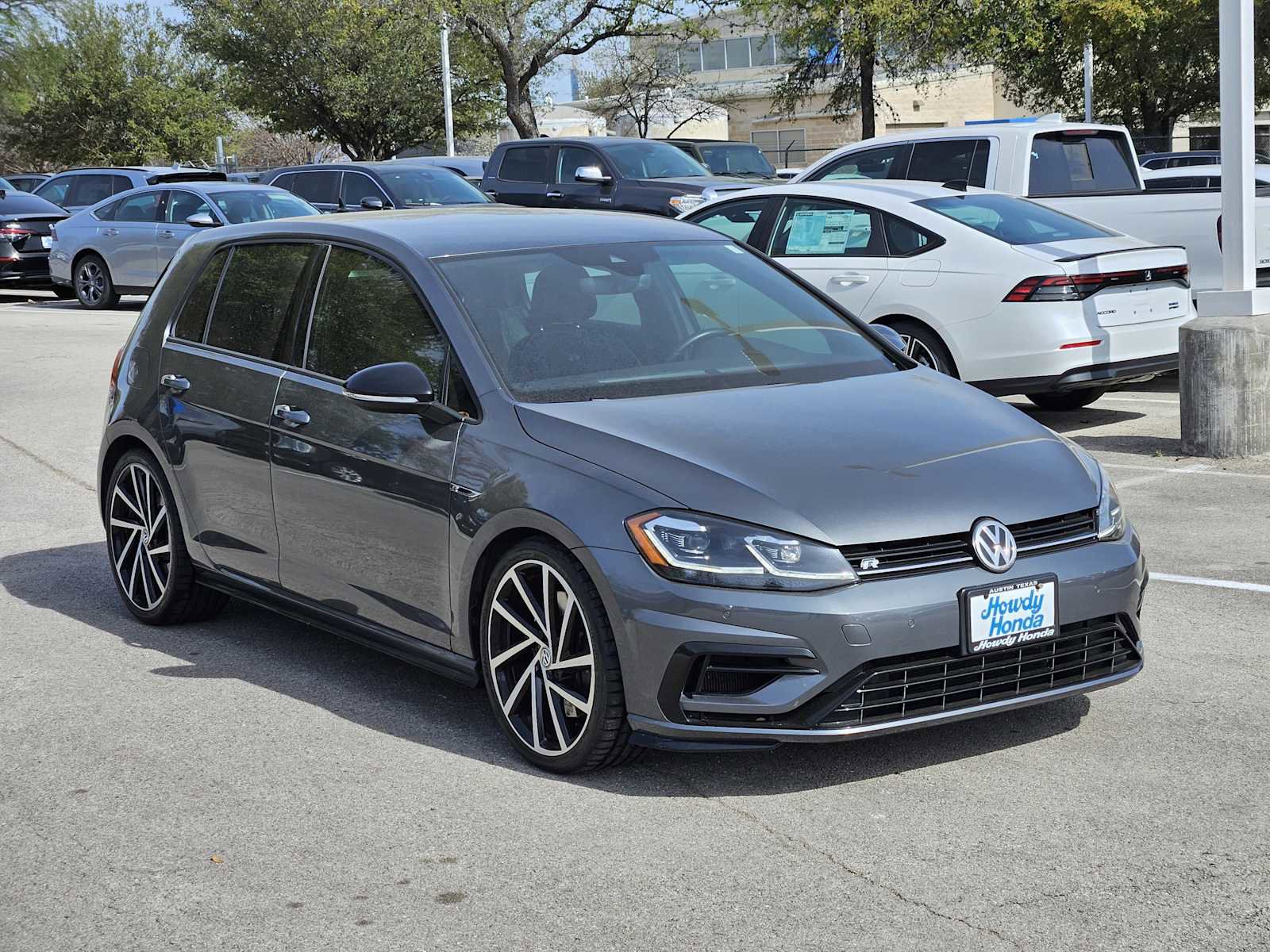 Used 2019 Volkswagen Golf R 4-Door image 3