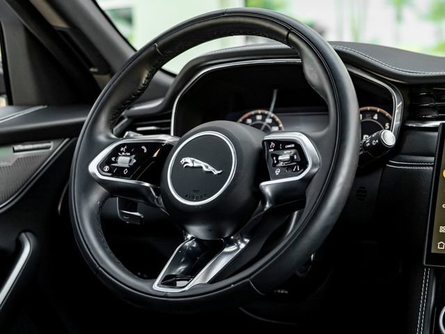Certified 2025 Jaguar F-PACE R-Dynamic S AWD/4WD image 20