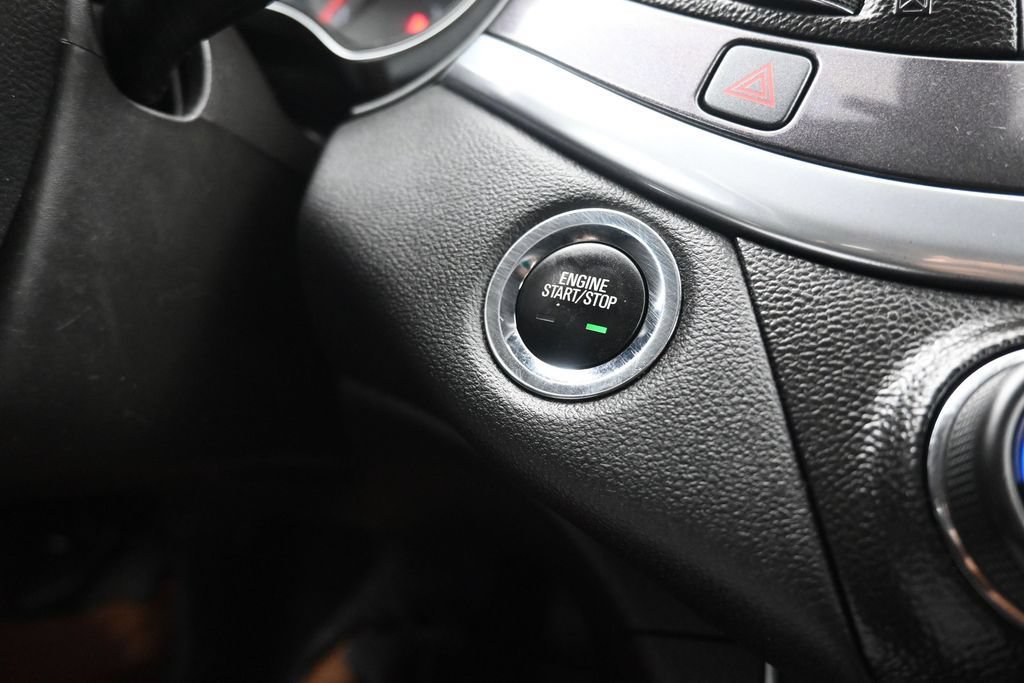 Used 2019 Chevrolet Impala LT FWD image 19